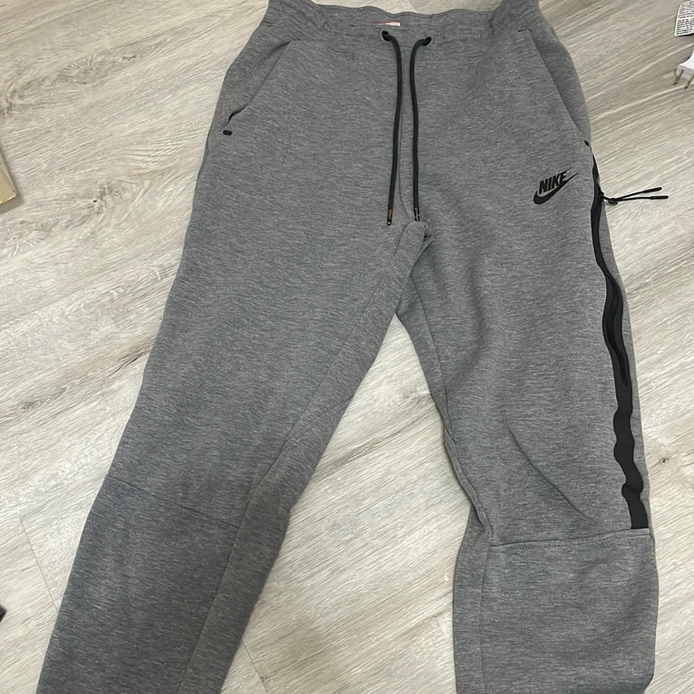 Great and black sweatpants from NIKE
